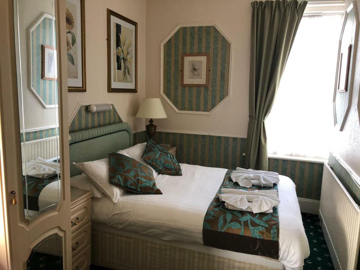 Everglades Hotel Торки Екстериор снимка