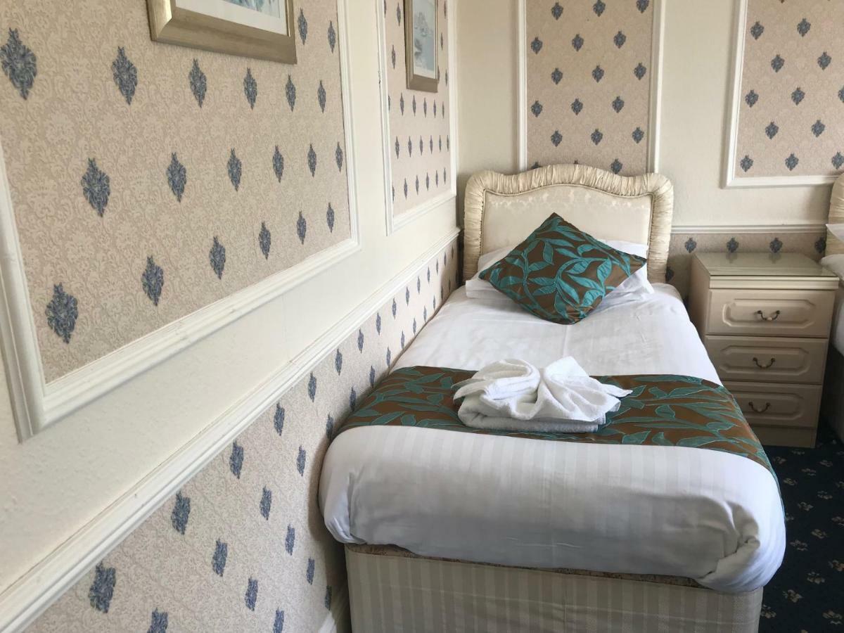 Everglades Hotel Торки Екстериор снимка